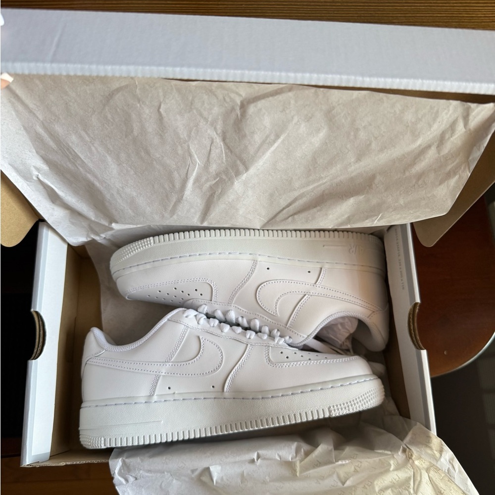 *BRAND NEW* Nike Wmns Air Force 1